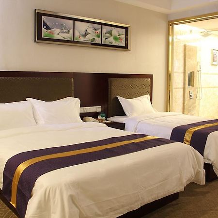 Zhuhai Platinum Holiday Hotel Exterior photo