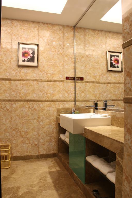 Zhuhai Platinum Holiday Hotel Room photo